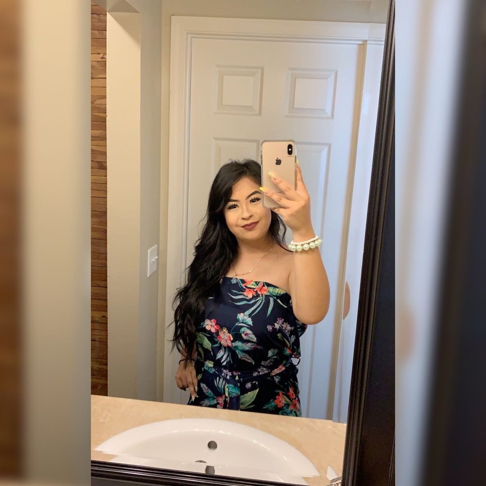 Meet your Posher, Yaresi